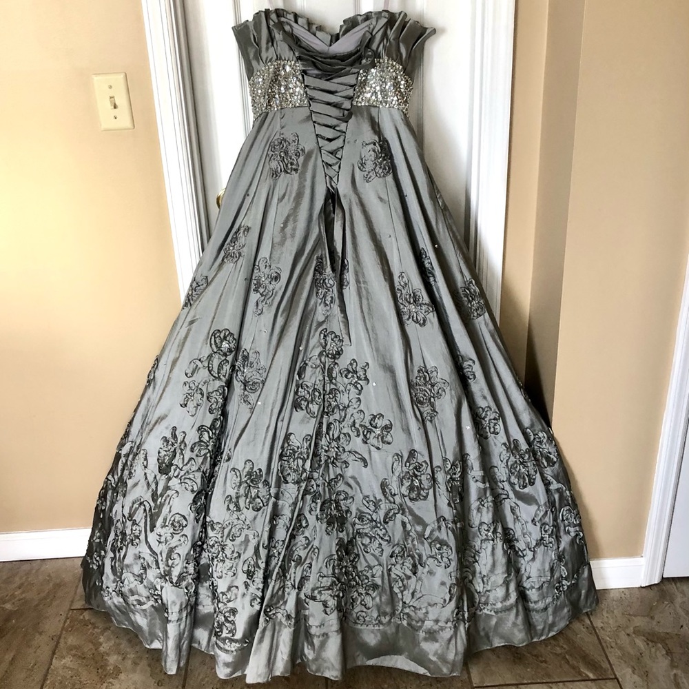 Stunning Morilee Gown - Picture 3 of 14